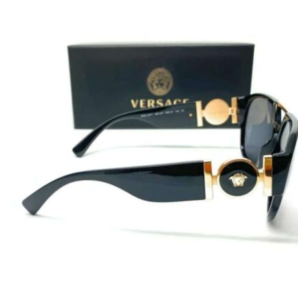 New Versace Men's Black Polarized Sunglasses!